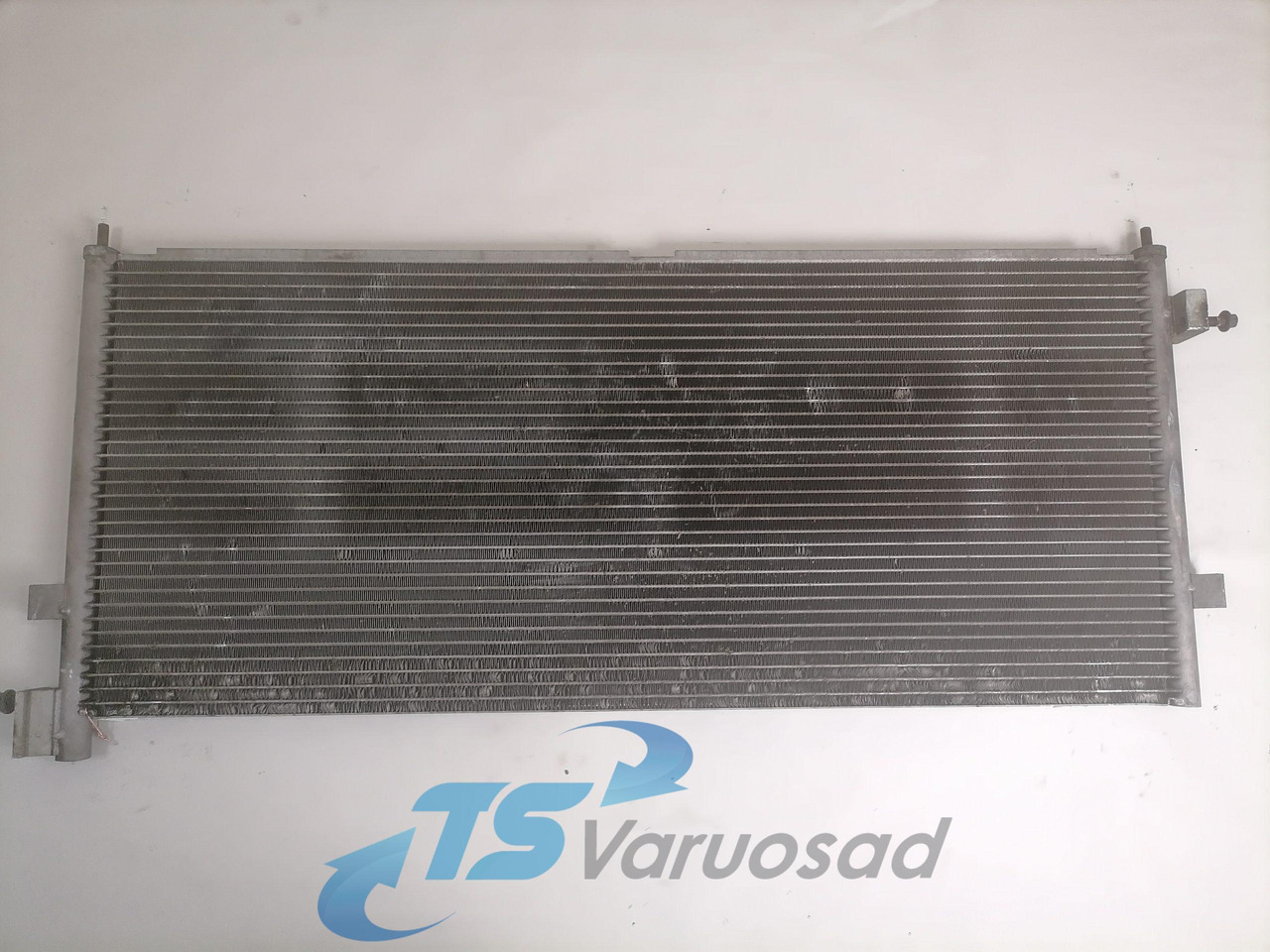 Volvo A/C radiator 20515134 - Riscaldamento/ Ventilazione per Camion: foto 2 Volvo A/C radiator 20515134 - Riscaldamento/ Ventilazione per Camion: foto 2