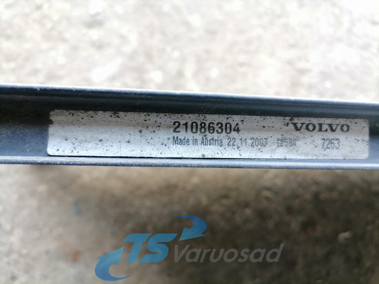 Volvo A/C radiator 21086304 - Riscaldamento/ Ventilazione per Camion: foto 3 Volvo A/C radiator 21086304 - Riscaldamento/ Ventilazione per Camion: foto 3