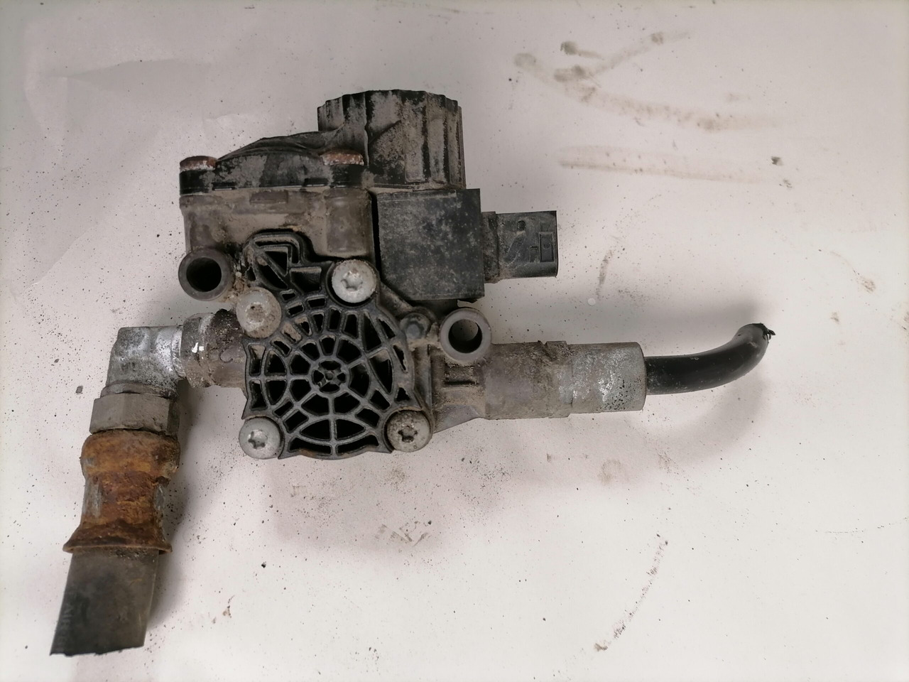 Volvo ABS brake valve 21327360 - Valvola freno per Camion: foto 1 Volvo ABS brake valve 21327360 - Valvola freno per Camion: foto 1