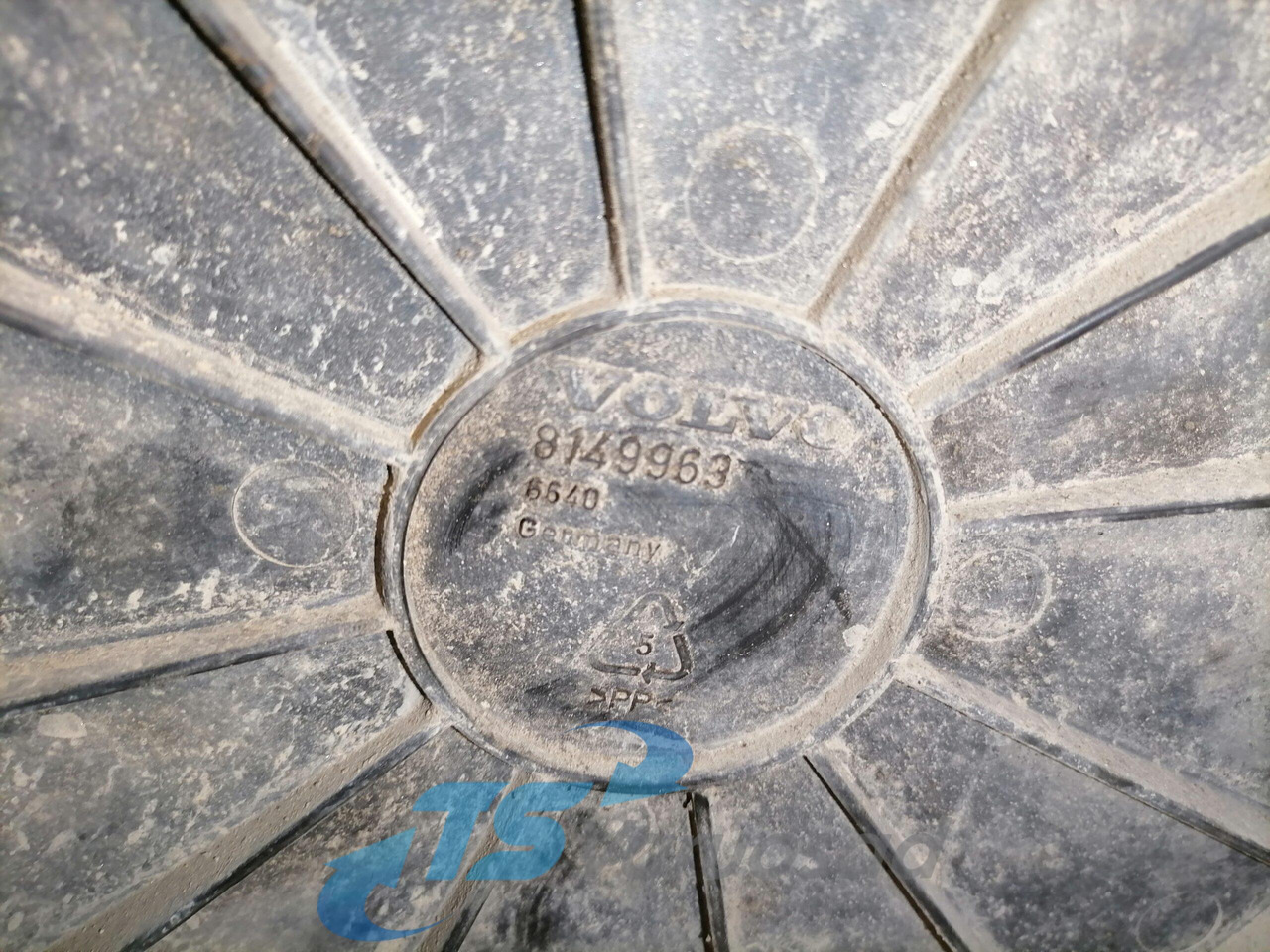 Volvo Air filter housing 3979505 - Sistema di aspirazione aria per Camion: foto 3 Volvo Air filter housing 3979505 - Sistema di aspirazione aria per Camion: foto 3