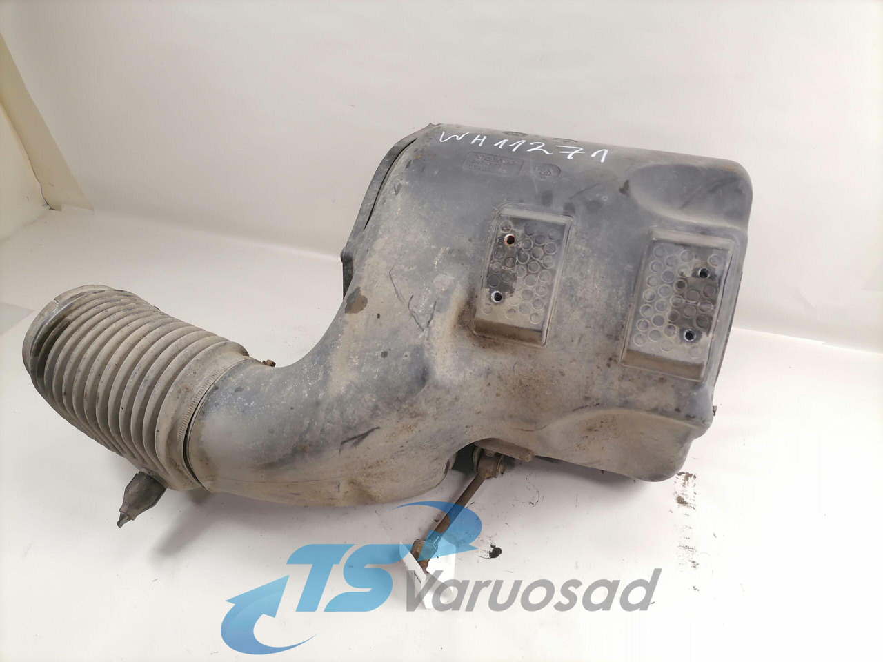 Volvo Air filter housing 3979505 - Sistema di aspirazione aria per Camion: foto 2 Volvo Air filter housing 3979505 - Sistema di aspirazione aria per Camion: foto 2