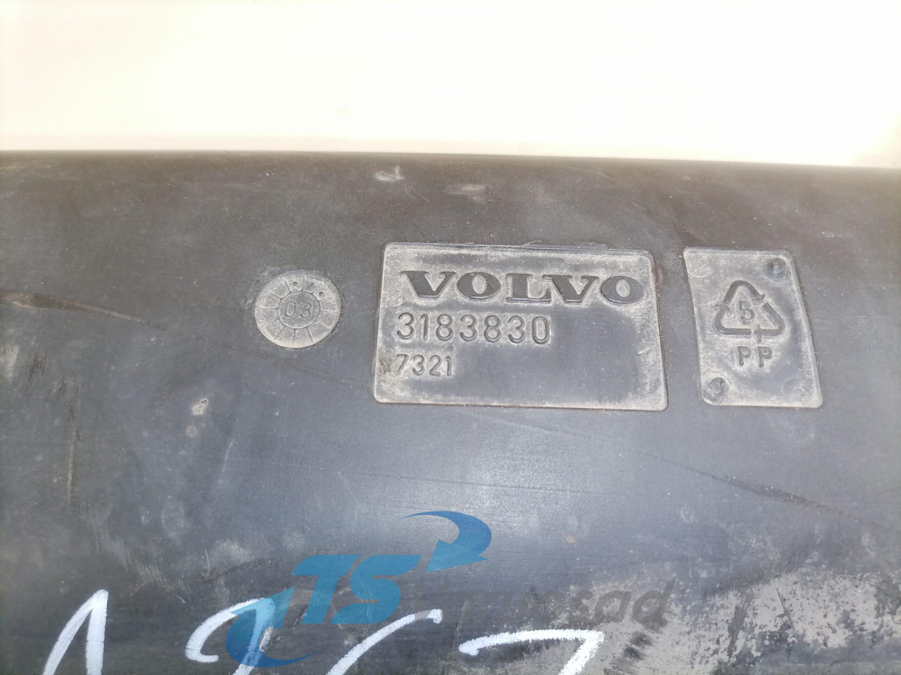 Volvo Air intake 3183830 - Sistema di aspirazione aria per Camion: foto 4 Volvo Air intake 3183830 - Sistema di aspirazione aria per Camion: foto 4