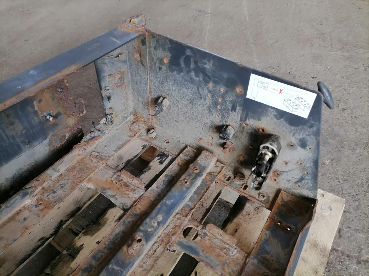 Volvo Battery box 82242298 - Batteria per Camion: foto 4 Volvo Battery box 82242298 - Batteria per Camion: foto 4