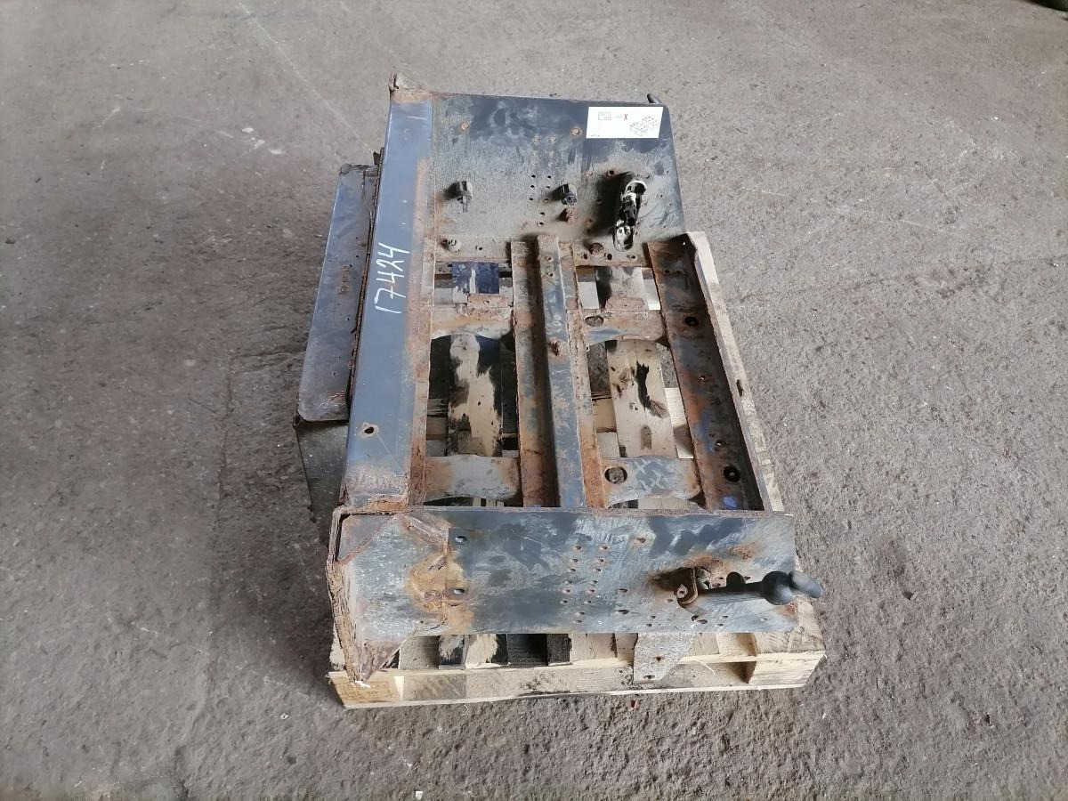 Volvo Battery box 82242298 - Batteria per Camion: foto 3 Volvo Battery box 82242298 - Batteria per Camion: foto 3
