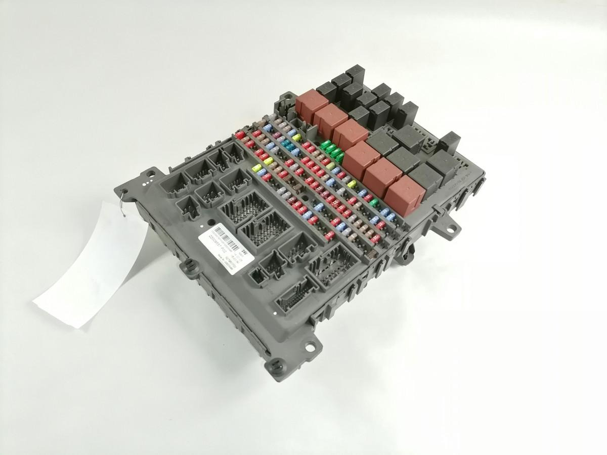 Volvo Central electric unit 22009557 - Fusibile per Camion: foto 2 Volvo Central electric unit 22009557 - Fusibile per Camion: foto 2