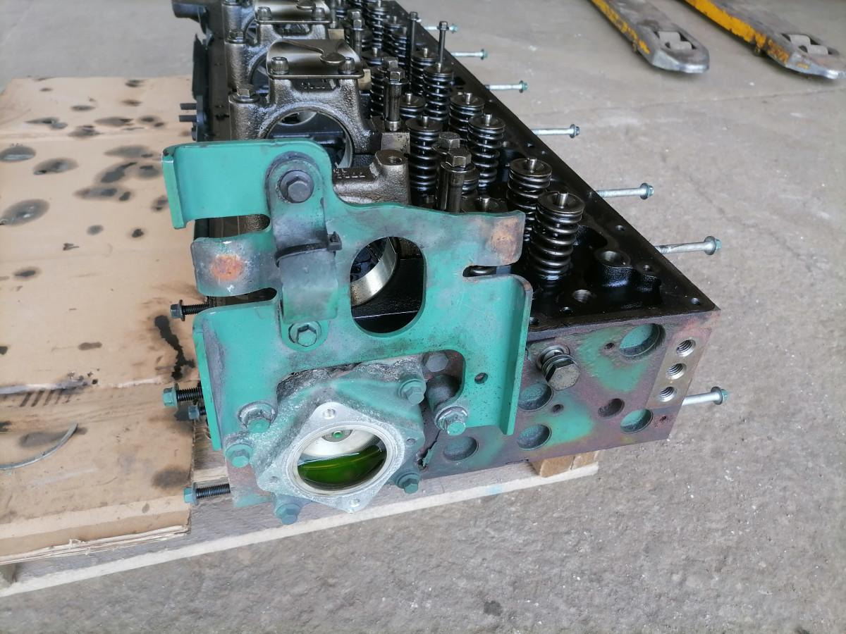 Volvo Cylinder head 21754367 - Testa cilindri per Camion: foto 3 Volvo Cylinder head 21754367 - Testa cilindri per Camion: foto 3
