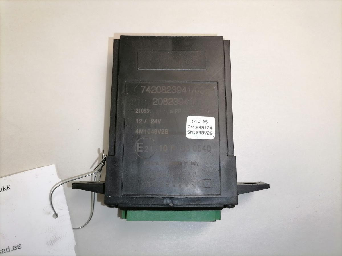 Volvo Ecu, door lock 20823941 - ECU per Camion: foto 2 Volvo Ecu, door lock 20823941 - ECU per Camion: foto 2