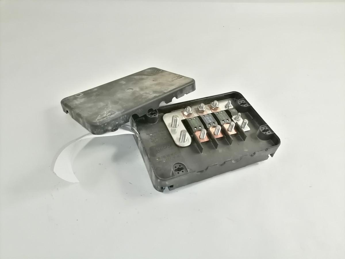 Volvo Fuse box 20512928 - Fusibile per Camion: foto 2 Volvo Fuse box 20512928 - Fusibile per Camion: foto 2
