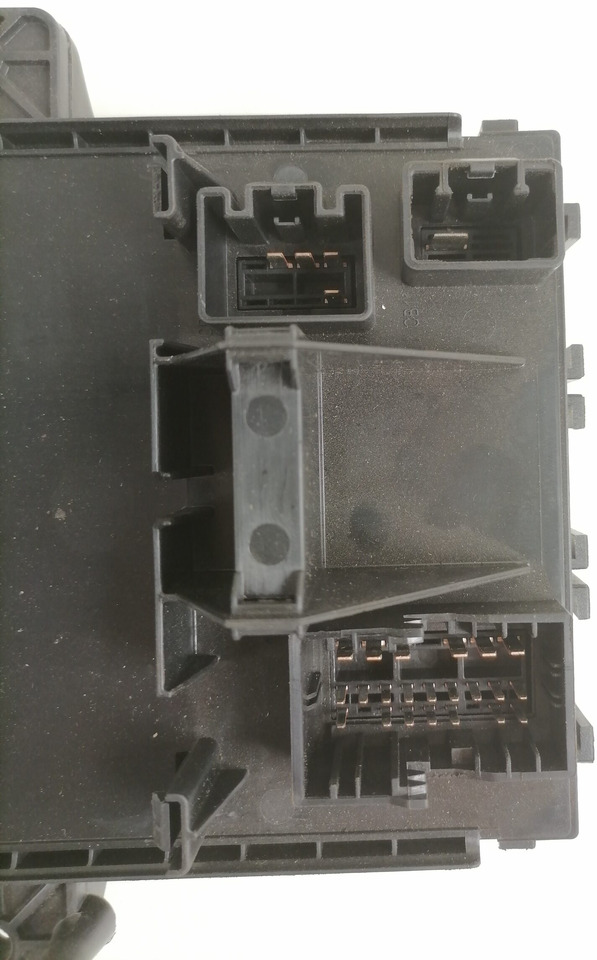 Volvo Fuse box 21939408 - Fusibile per Camion: foto 4 Volvo Fuse box 21939408 - Fusibile per Camion: foto 4