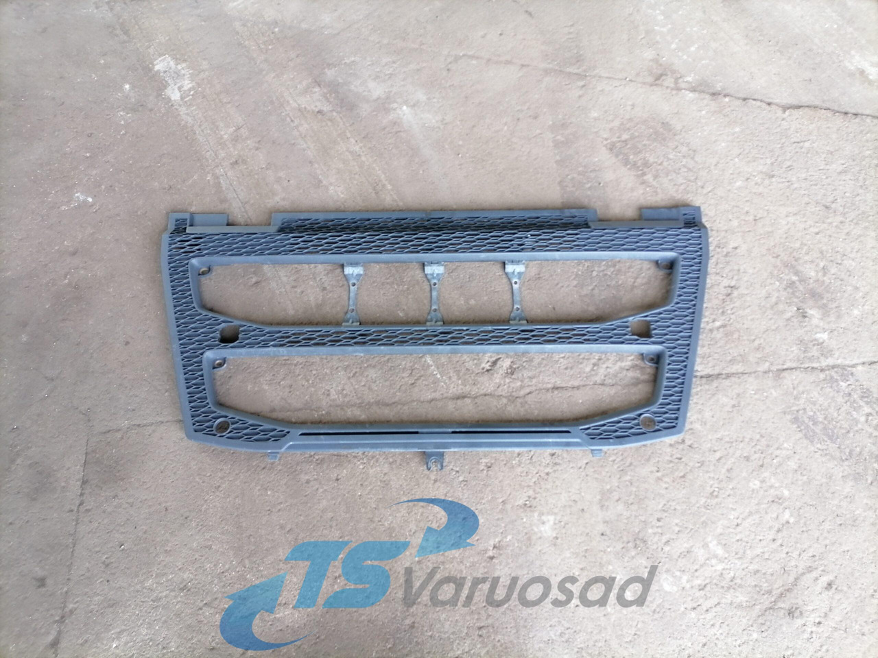 Volvo Grille panel 82491903 - Griglia radiatore per Camion: foto 1 Volvo Grille panel 82491903 - Griglia radiatore per Camion: foto 1