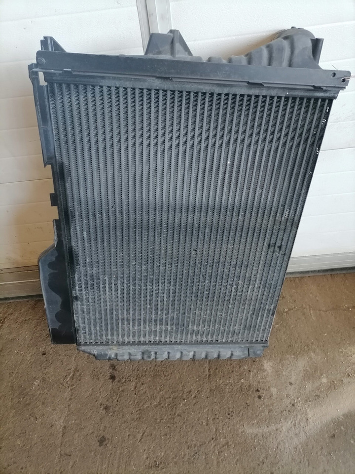 Volvo Intercooler radiator 20735696 - Intercooler per Camion: foto 2 Volvo Intercooler radiator 20735696 - Intercooler per Camion: foto 2