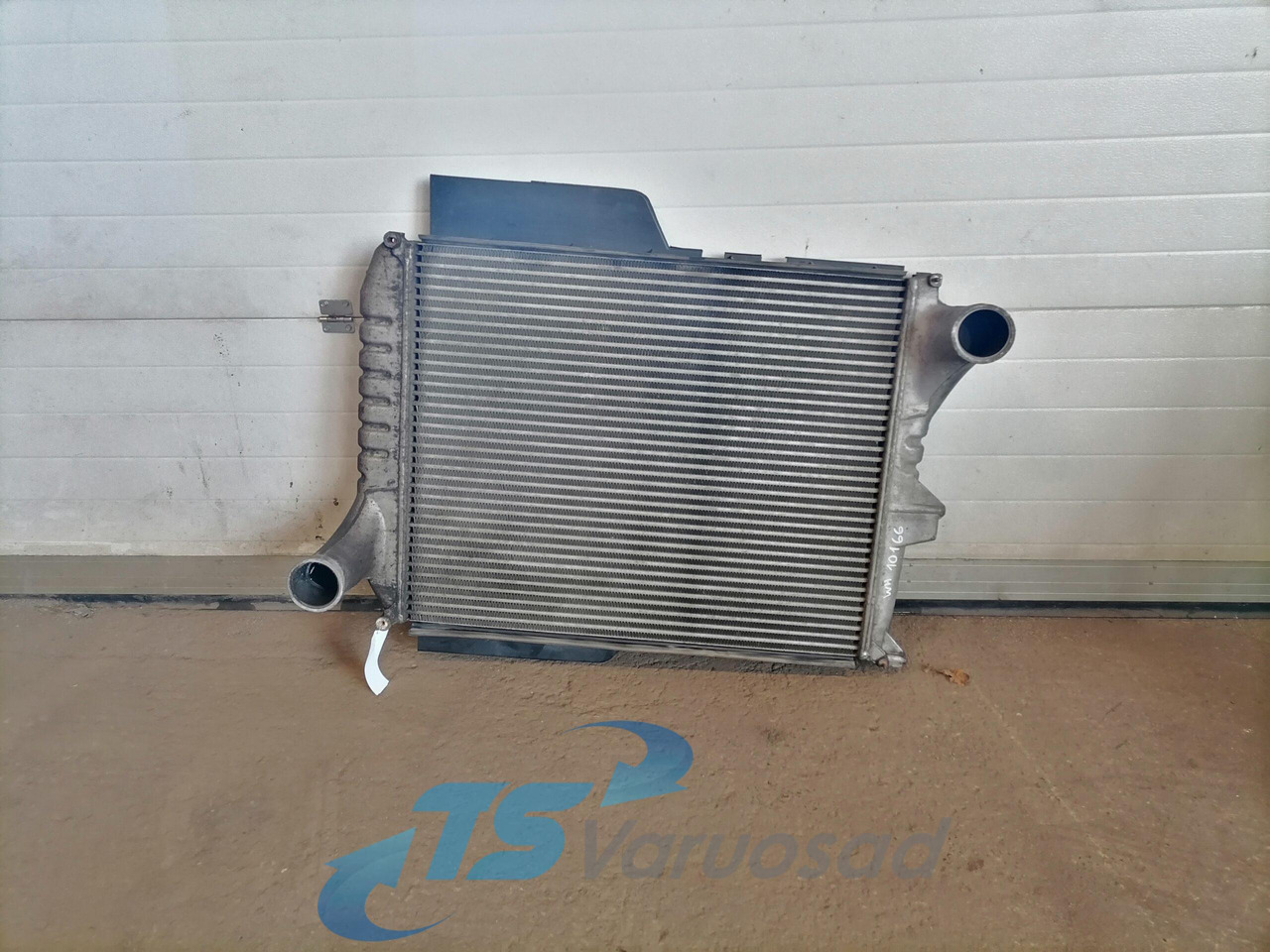 Volvo Intercooler radiator 20936050 - Intercooler per Camion: foto 1 Volvo Intercooler radiator 20936050 - Intercooler per Camion: foto 1