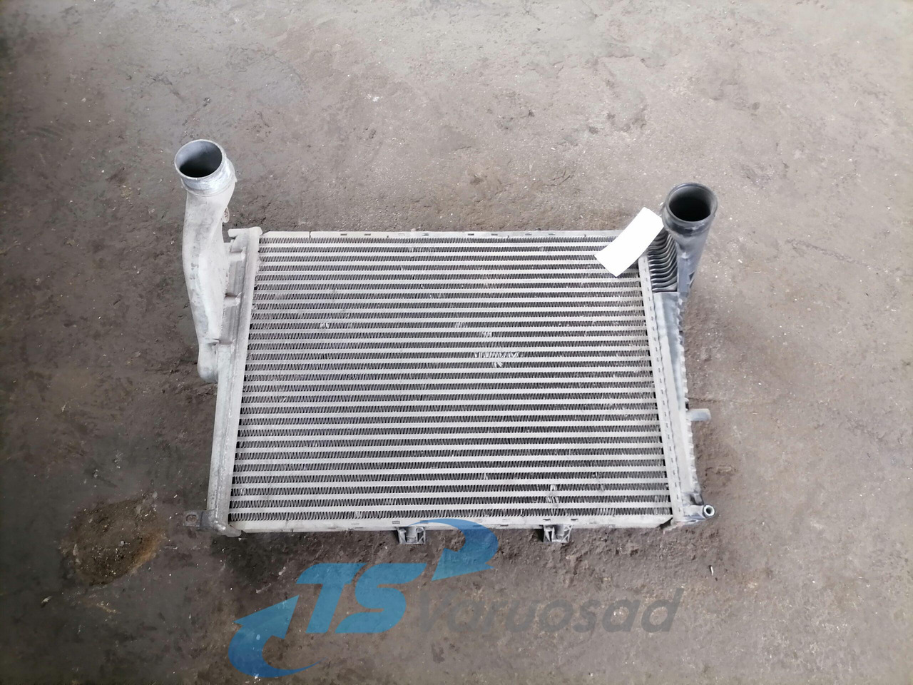 Volvo Intercooler radiator 7482142944 - Intercooler per Camion: foto 1 Volvo Intercooler radiator 7482142944 - Intercooler per Camion: foto 1