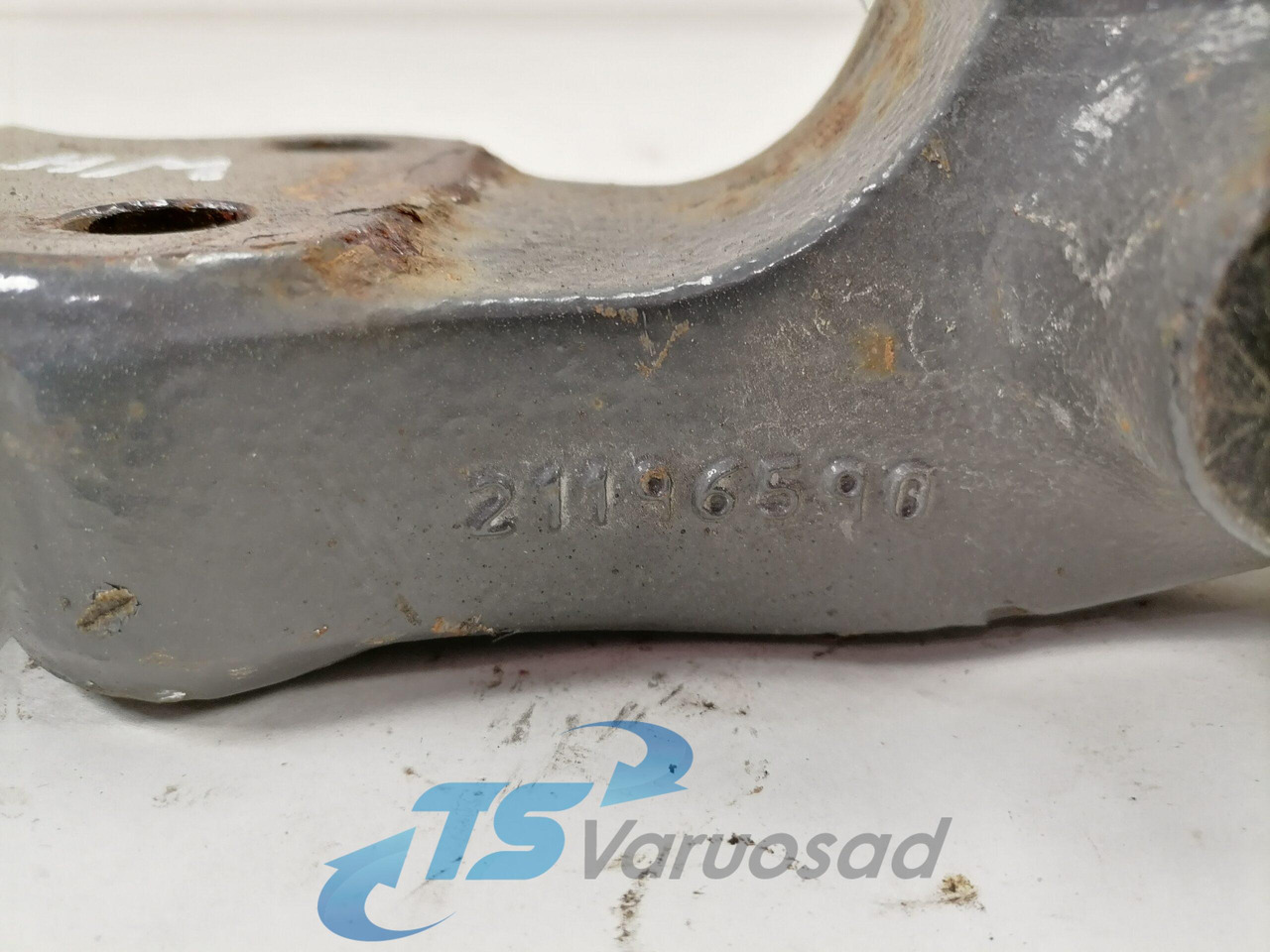 Volvo Kabiini kandur, tagumine 21196590 - Sospensione della cabina per Camion: foto 3 Volvo Kabiini kandur, tagumine 21196590 - Sospensione della cabina per Camion: foto 3