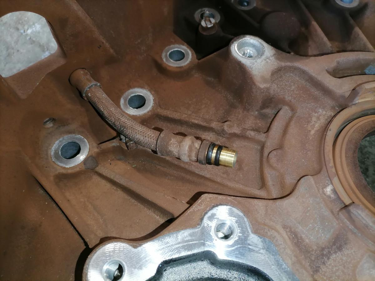 Volvo Käigukasti korpus 23003679 - Cambio e ricambi per Camion: foto 4 Volvo Käigukasti korpus 23003679 - Cambio e ricambi per Camion: foto 4