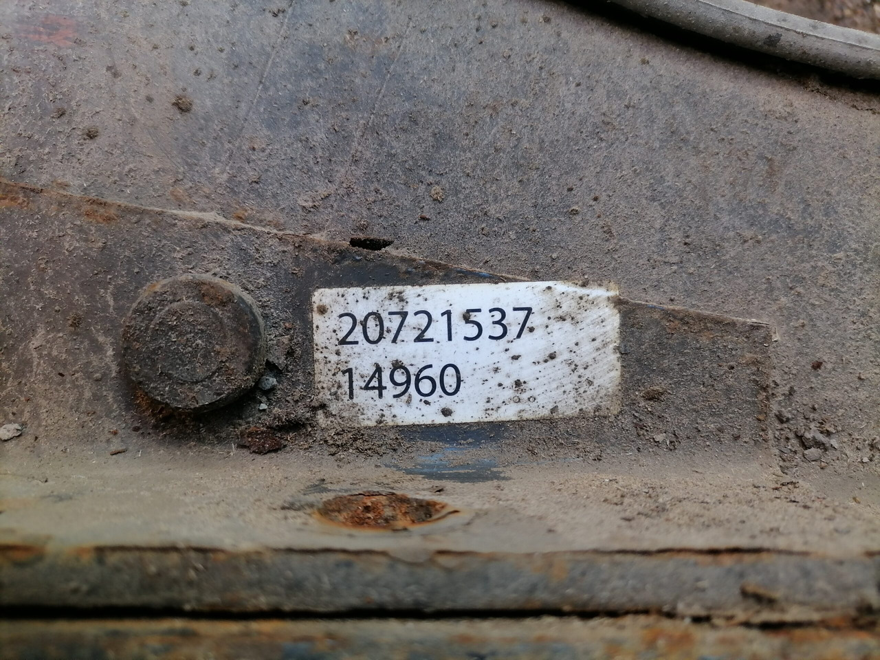 Volvo Kütusepaagi kandur, Volvo 20721537 - Serbatoio carburante per Camion: foto 5 Volvo Kütusepaagi kandur, Volvo 20721537 - Serbatoio carburante per Camion: foto 5