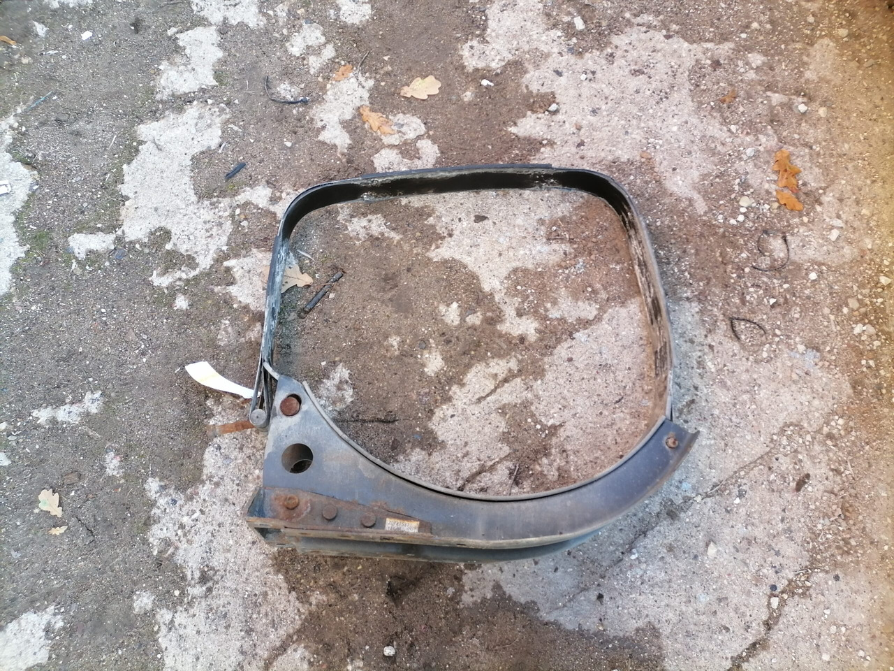 Volvo Kütusepaagi kandur, Volvo 20721537 - Serbatoio carburante per Camion: foto 1 Volvo Kütusepaagi kandur, Volvo 20721537 - Serbatoio carburante per Camion: foto 1