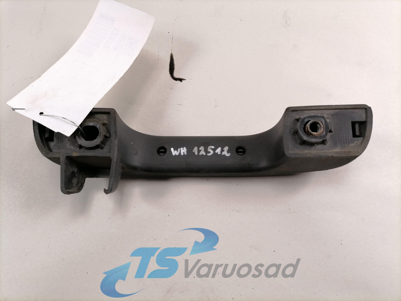 Volvo Plastikdetail, iluvõre käepide 20529738 - Aero kit/ Spoiler per Camion: foto 2 Volvo Plastikdetail, iluvõre käepide 20529738 - Aero kit/ Spoiler per Camion: foto 2