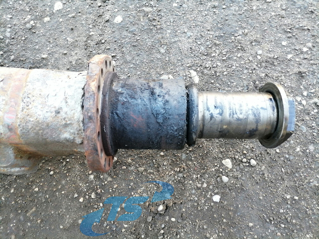Volvo Rear axel housing 5600586556 - Assali e ricambi per Camion: foto 4 Volvo Rear axel housing 5600586556 - Assali e ricambi per Camion: foto 4