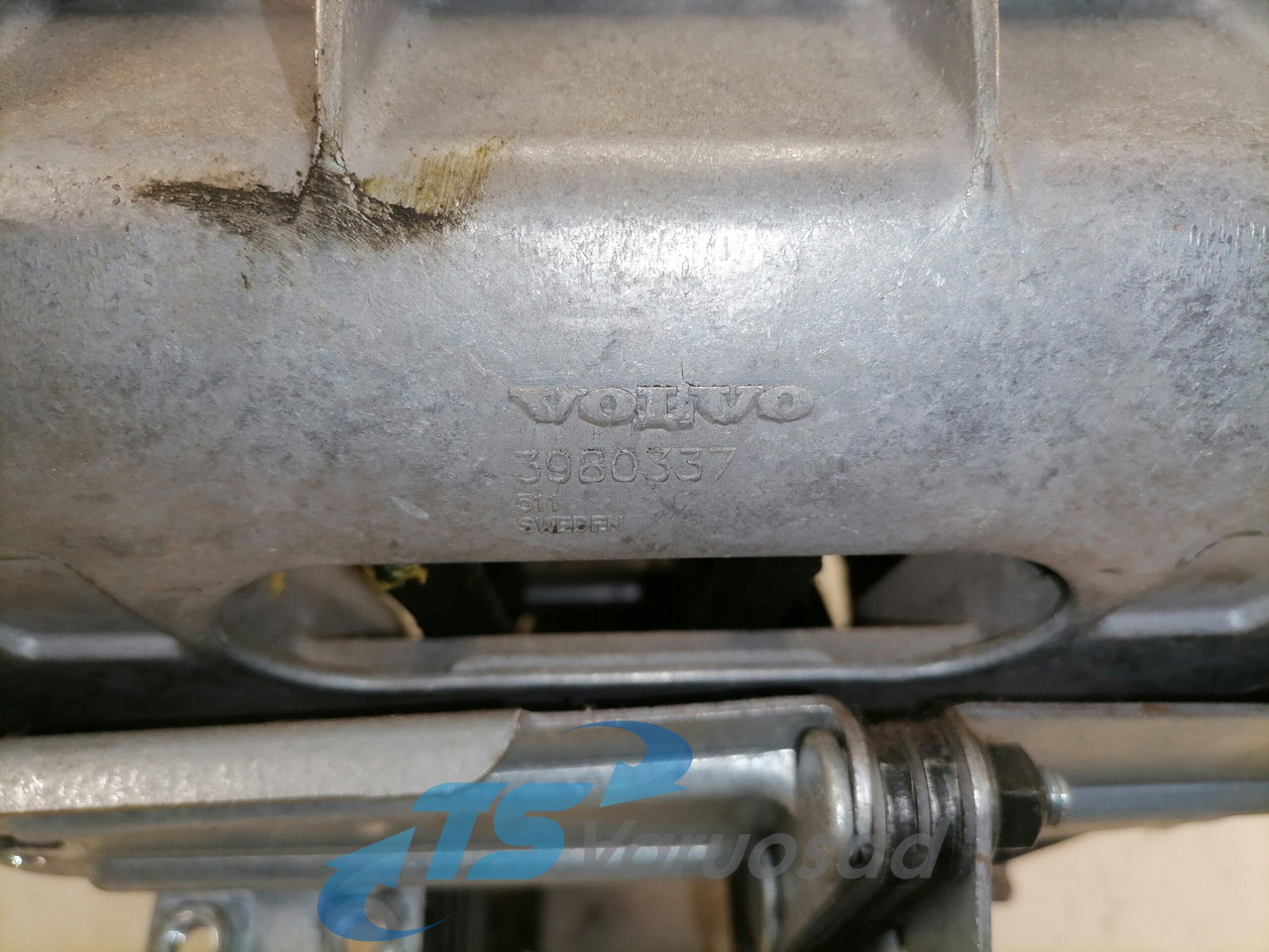 Volvo Roolisammas 20575175 - Colonna dello sterzo per Camion: foto 3 Volvo Roolisammas 20575175 - Colonna dello sterzo per Camion: foto 3