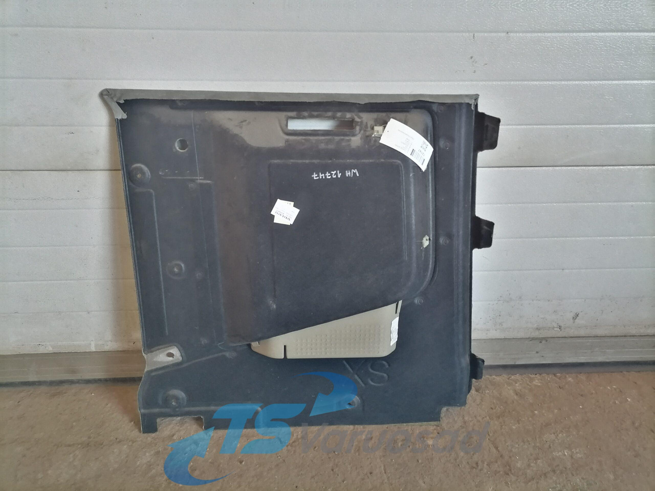 Volvo Salongi polster 82246973 - Ricambio universale per Camion: foto 2 Volvo Salongi polster 82246973 - Ricambio universale per Camion: foto 2