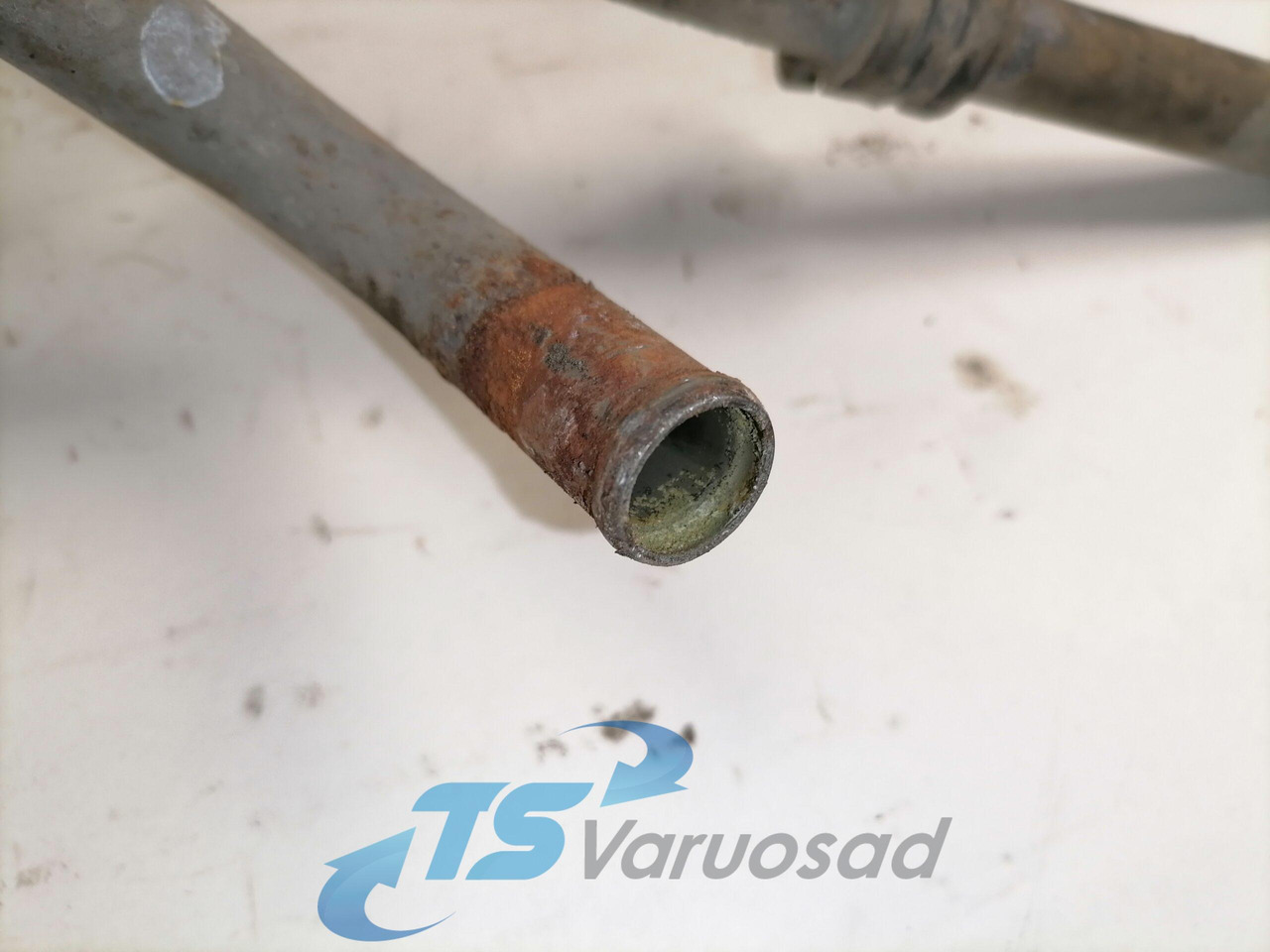 Volvo Salongisoojendus torud 21924629 - Riscaldamento/ Ventilazione per Camion: foto 2 Volvo Salongisoojendus torud 21924629 - Riscaldamento/ Ventilazione per Camion: foto 2