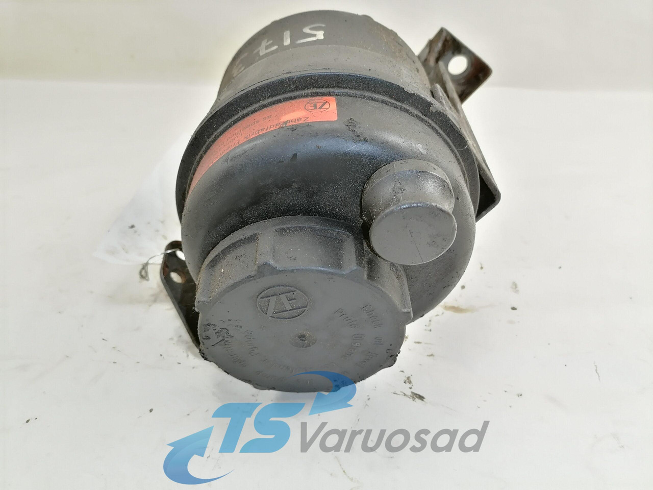 Volvo Steering oil tank+ bracket 1592945 - Tubo di sterzo per Camion: foto 2 Volvo Steering oil tank+ bracket 1592945 - Tubo di sterzo per Camion: foto 2