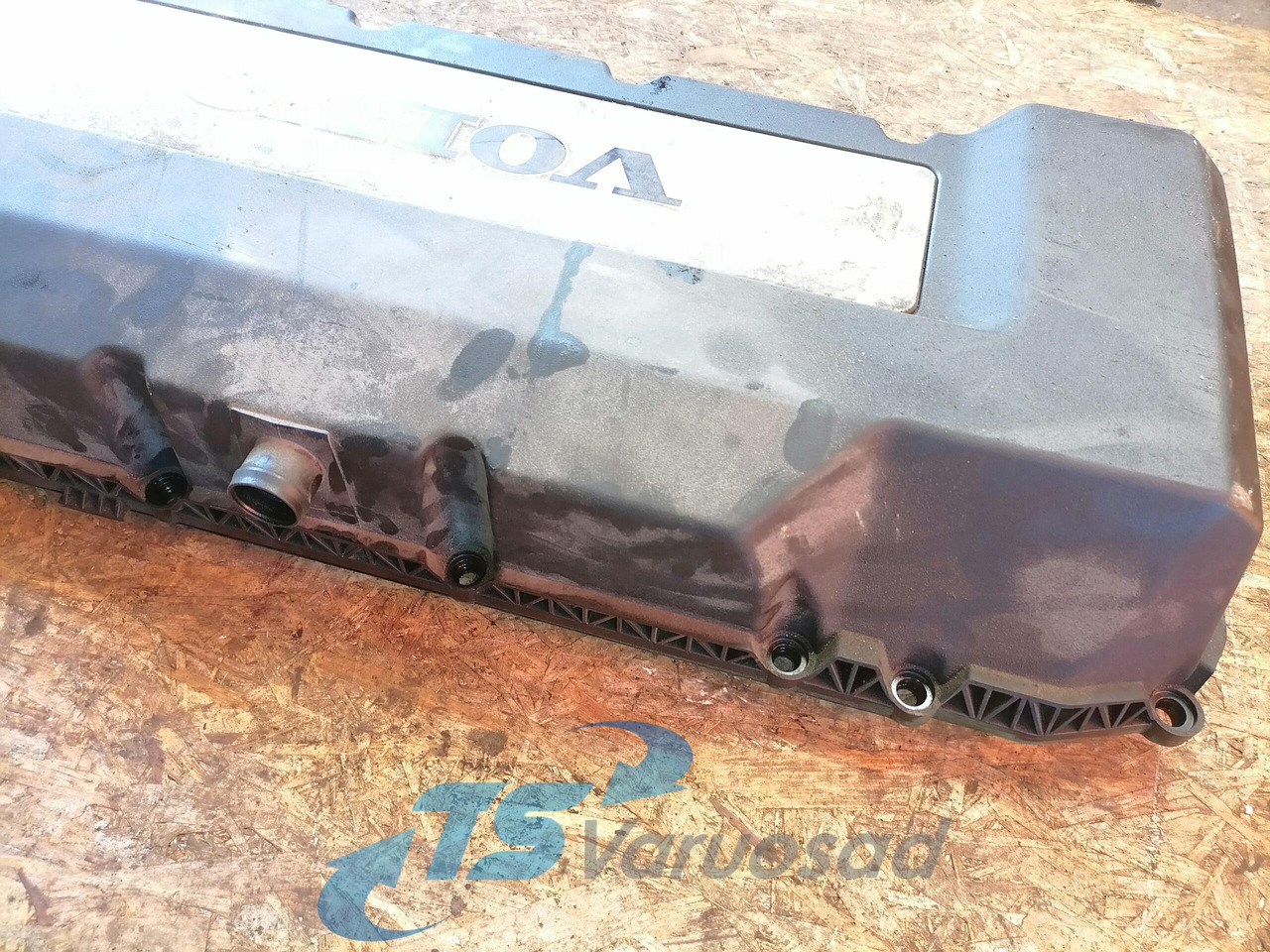 Volvo Valve cover 21627156 - Testa cilindri per Camion: foto 4 Volvo Valve cover 21627156 - Testa cilindri per Camion: foto 4