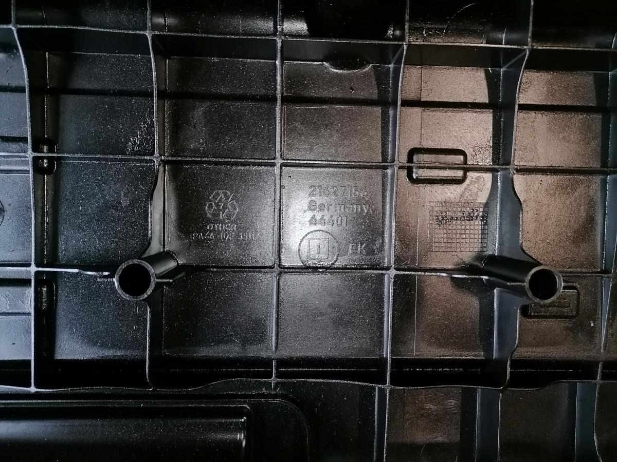 Volvo Valve cover 21627156 - Testa cilindri per Camion: foto 4 Volvo Valve cover 21627156 - Testa cilindri per Camion: foto 4