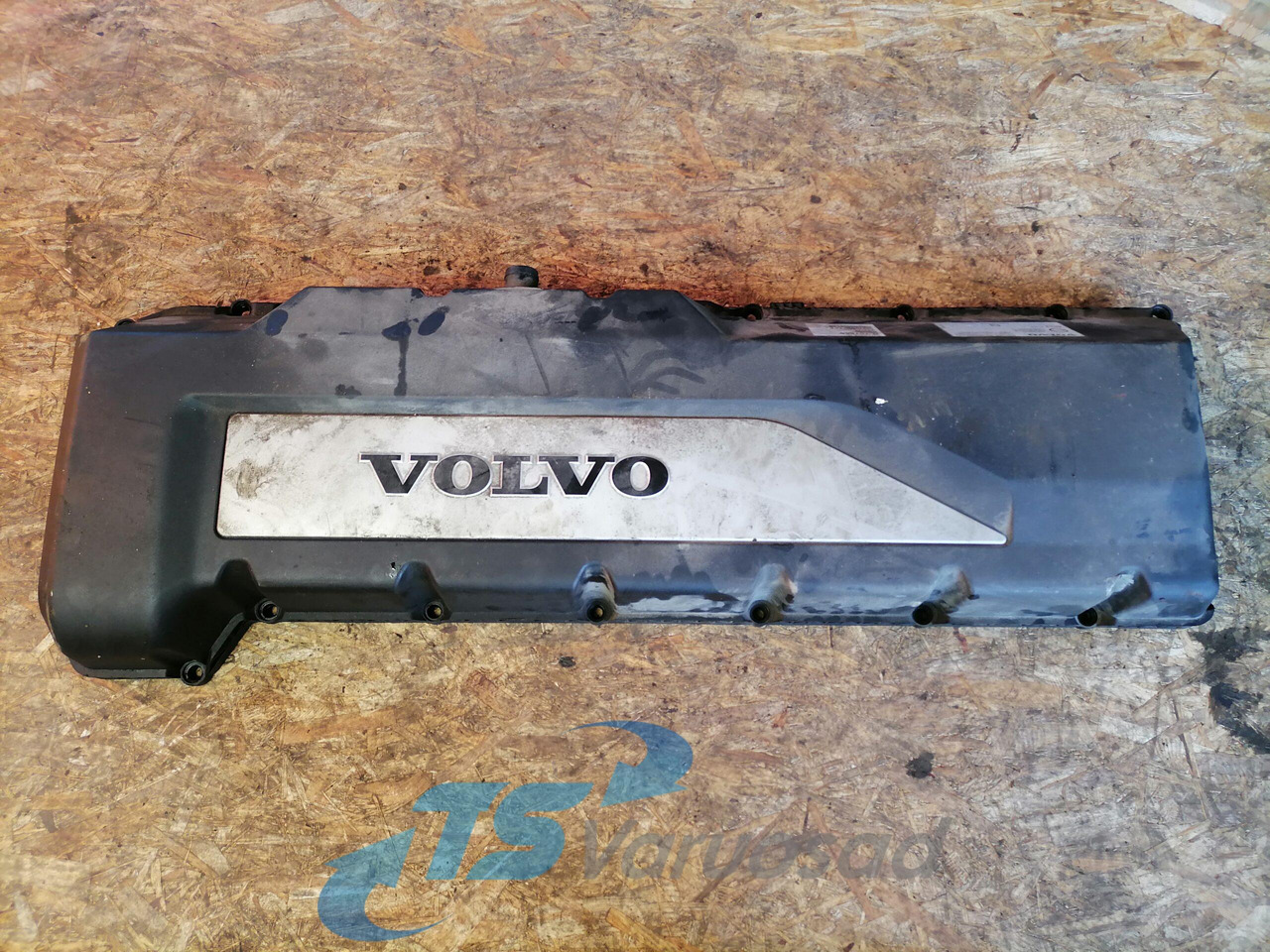 Volvo Valve cover 21627156 - Testa cilindri per Camion: foto 2 Volvo Valve cover 21627156 - Testa cilindri per Camion: foto 2
