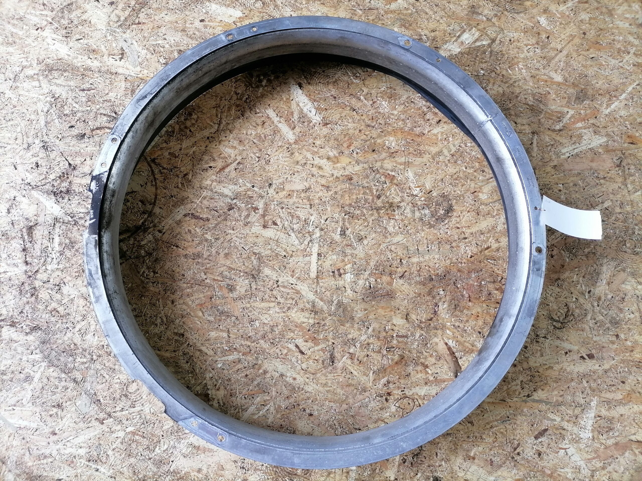 Volvo Ventilaatori metallrõngas 22134195 - Radiatore per Camion: foto 4 Volvo Ventilaatori metallrõngas 22134195 - Radiatore per Camion: foto 4