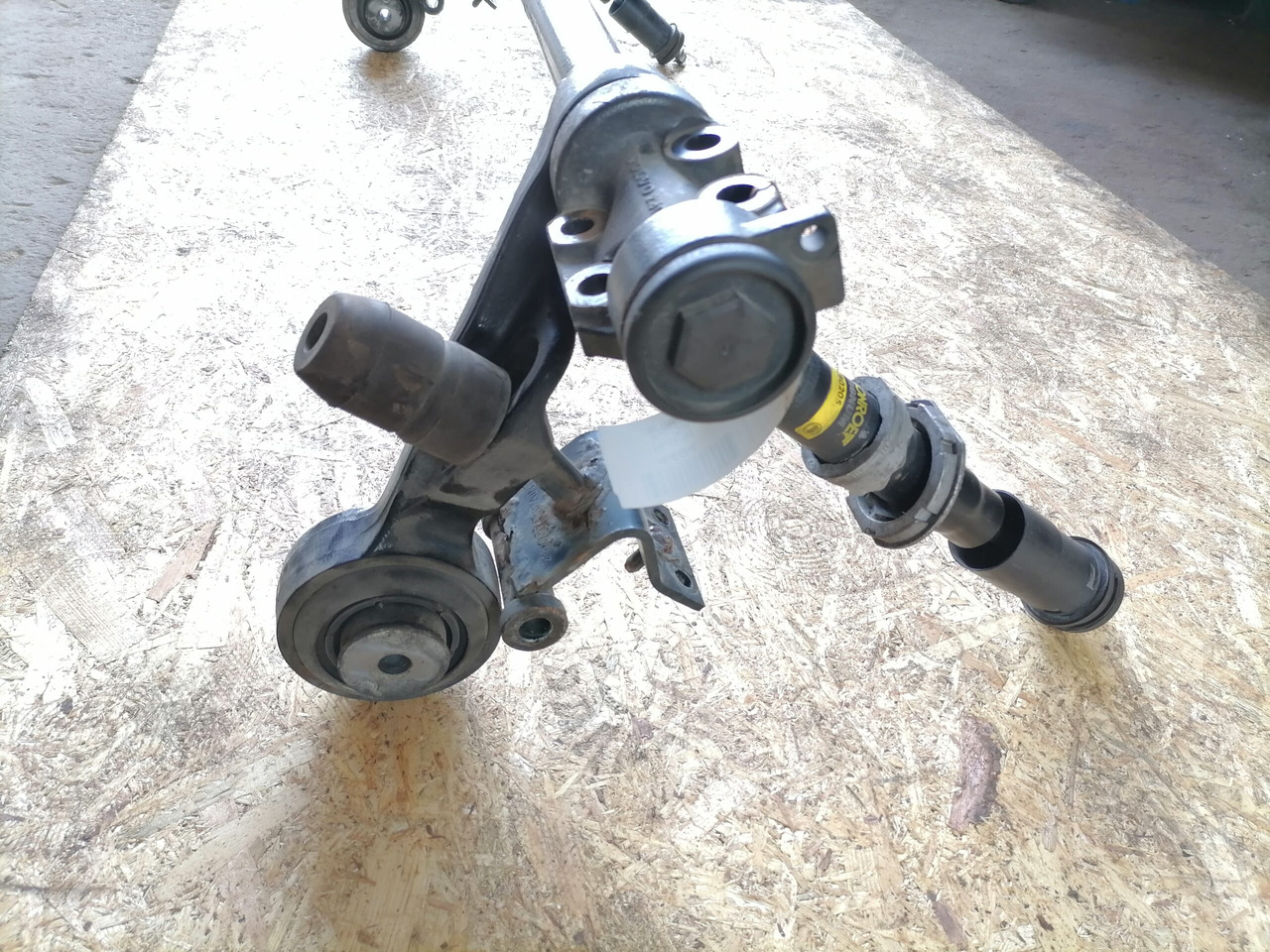 Volvo Volvo FH kabiini torsioonvarras 21750162 - Sospensione della cabina per Camion: foto 5 Volvo Volvo FH kabiini torsioonvarras 21750162 - Sospensione della cabina per Camion: foto 5