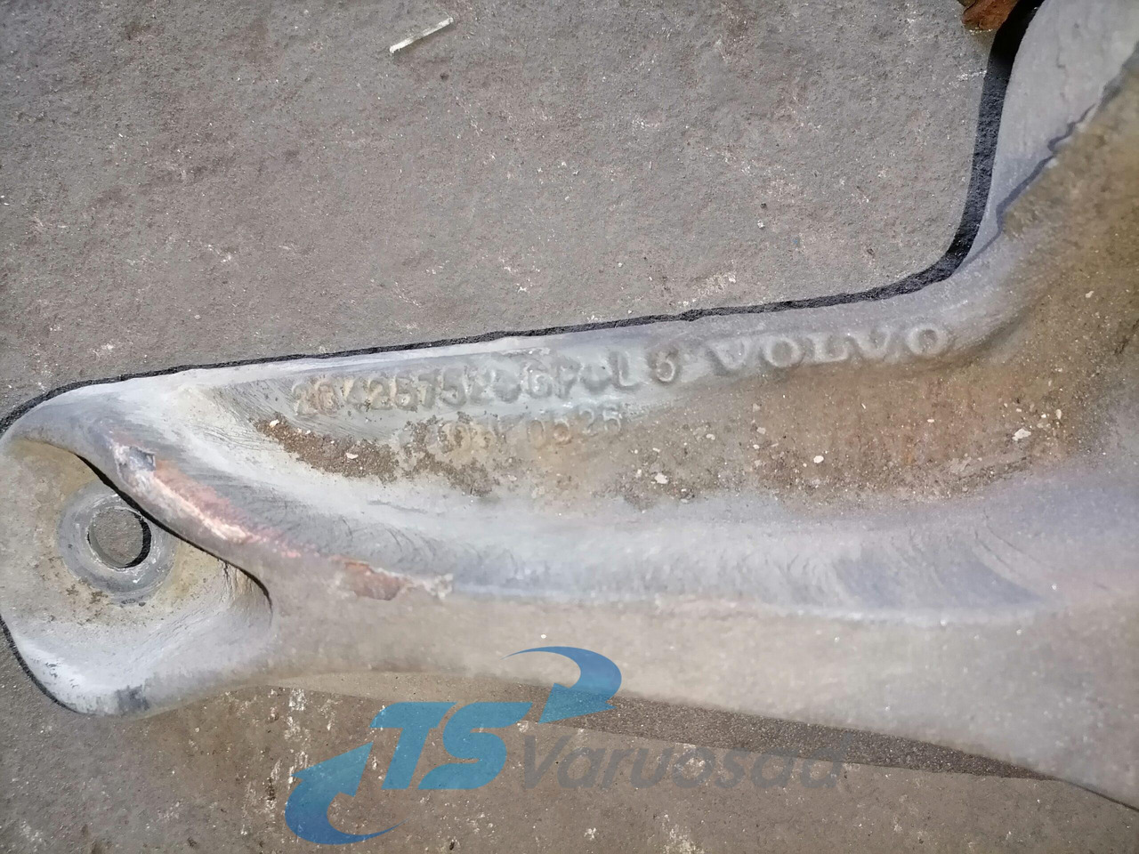 Volvo Volvo drive axle / axle mounting / airbag carrier 20428752 - Assali e ricambi per Camion: foto 2 Volvo Volvo drive axle / axle mounting / airbag carrier 20428752 - Assali e ricambi per Camion: foto 2