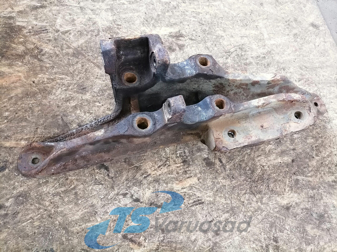 Volvo Volvo drive axle / axle mounting / airbag carrier 20428752 - Assali e ricambi per Camion: foto 2 Volvo Volvo drive axle / axle mounting / airbag carrier 20428752 - Assali e ricambi per Camion: foto 2