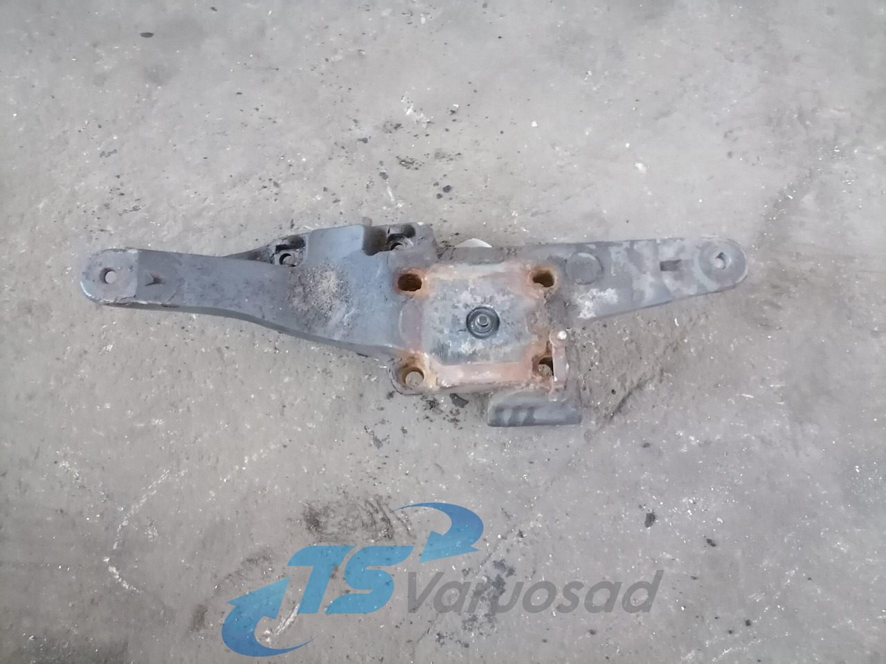 Volvo Volvo drive axle / axle mounting / airbag carrier 20428753 - Assali e ricambi per Camion: foto 1 Volvo Volvo drive axle / axle mounting / airbag carrier 20428753 - Assali e ricambi per Camion: foto 1