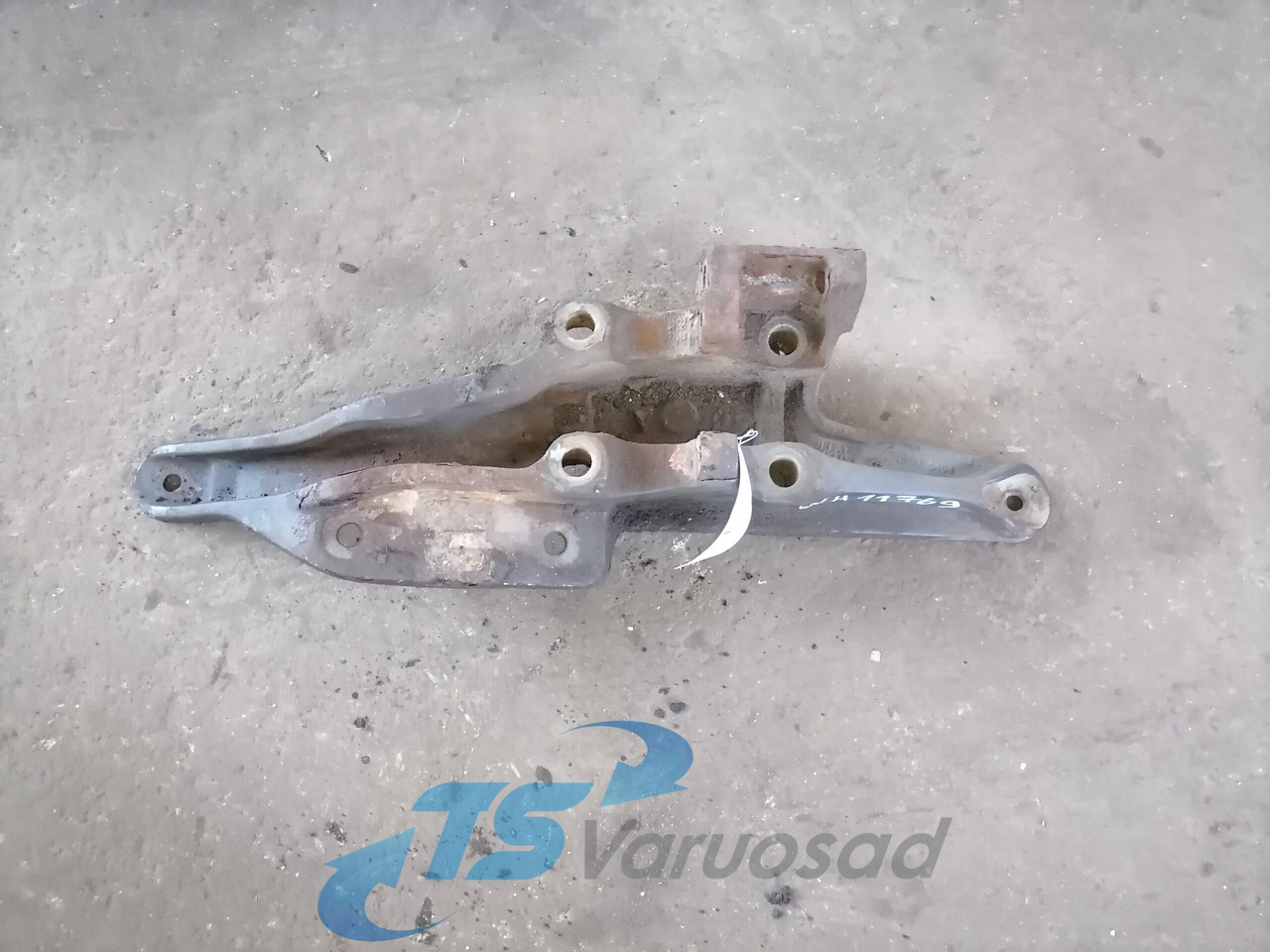 Volvo Volvo drive axle / axle mounting / airbag carrier 20428753 - Assali e ricambi per Camion: foto 3 Volvo Volvo drive axle / axle mounting / airbag carrier 20428753 - Assali e ricambi per Camion: foto 3