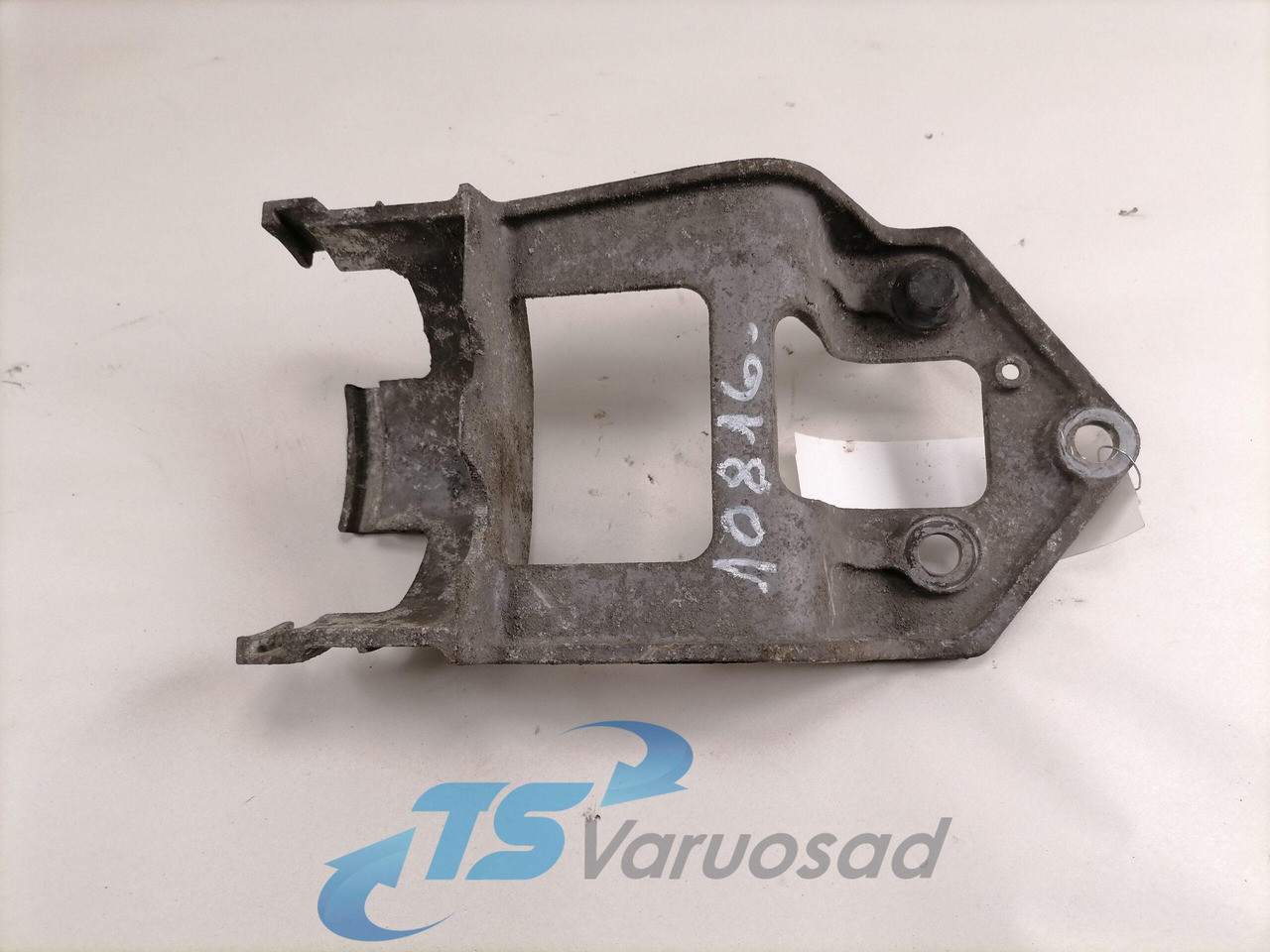 Volvo Volvo roolisüsteemi õlimahuti kandur 21468479 - Tubo di sterzo per Camion: foto 2 Volvo Volvo roolisüsteemi õlimahuti kandur 21468479 - Tubo di sterzo per Camion: foto 2