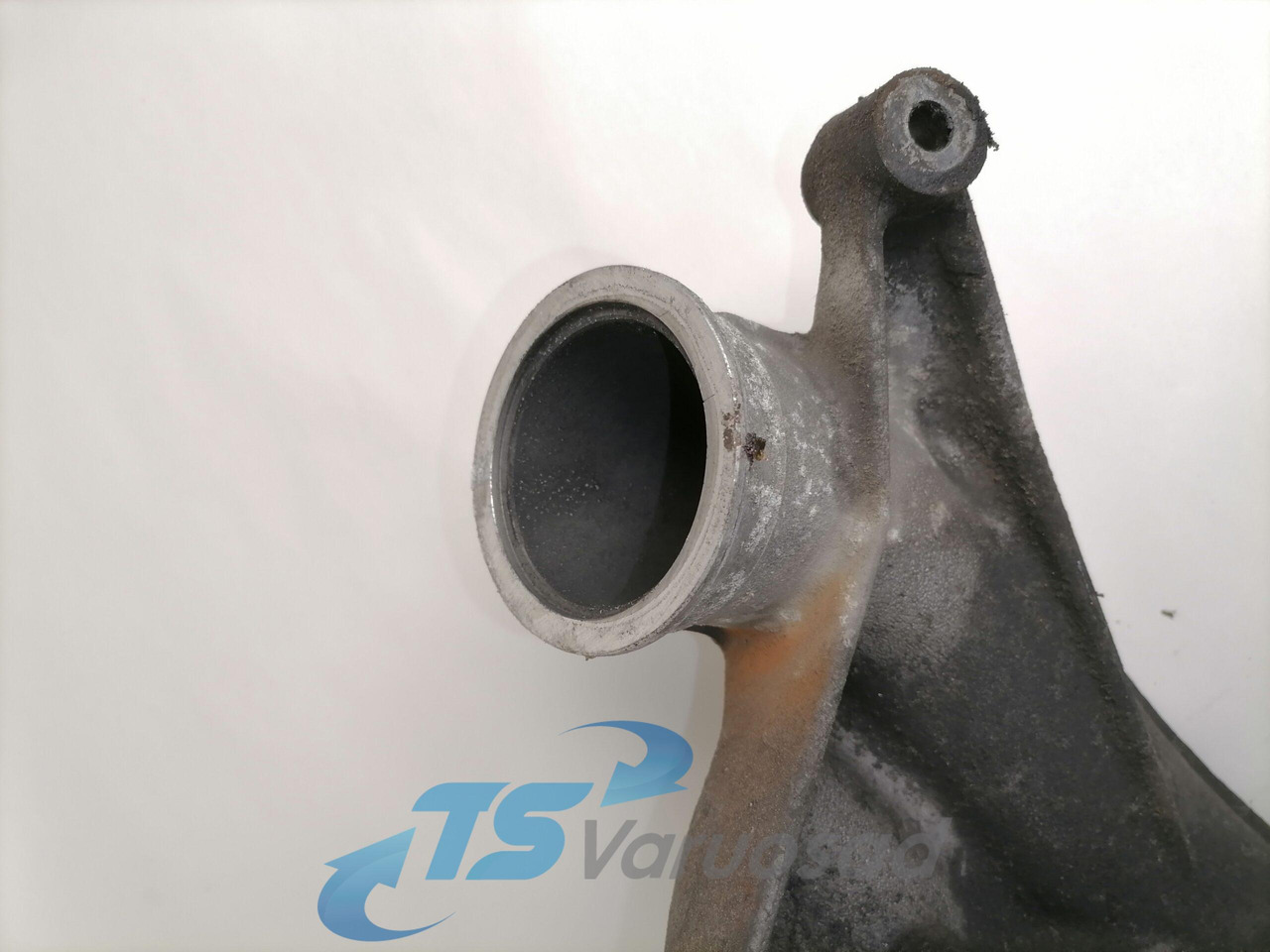 Volvo intercooler pipe 3979999 - Intercooler per Camion: foto 4 Volvo intercooler pipe 3979999 - Intercooler per Camion: foto 4