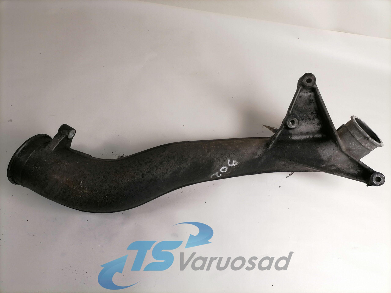 Volvo intercooler pipe 3979999 - Intercooler per Camion: foto 2 Volvo intercooler pipe 3979999 - Intercooler per Camion: foto 2