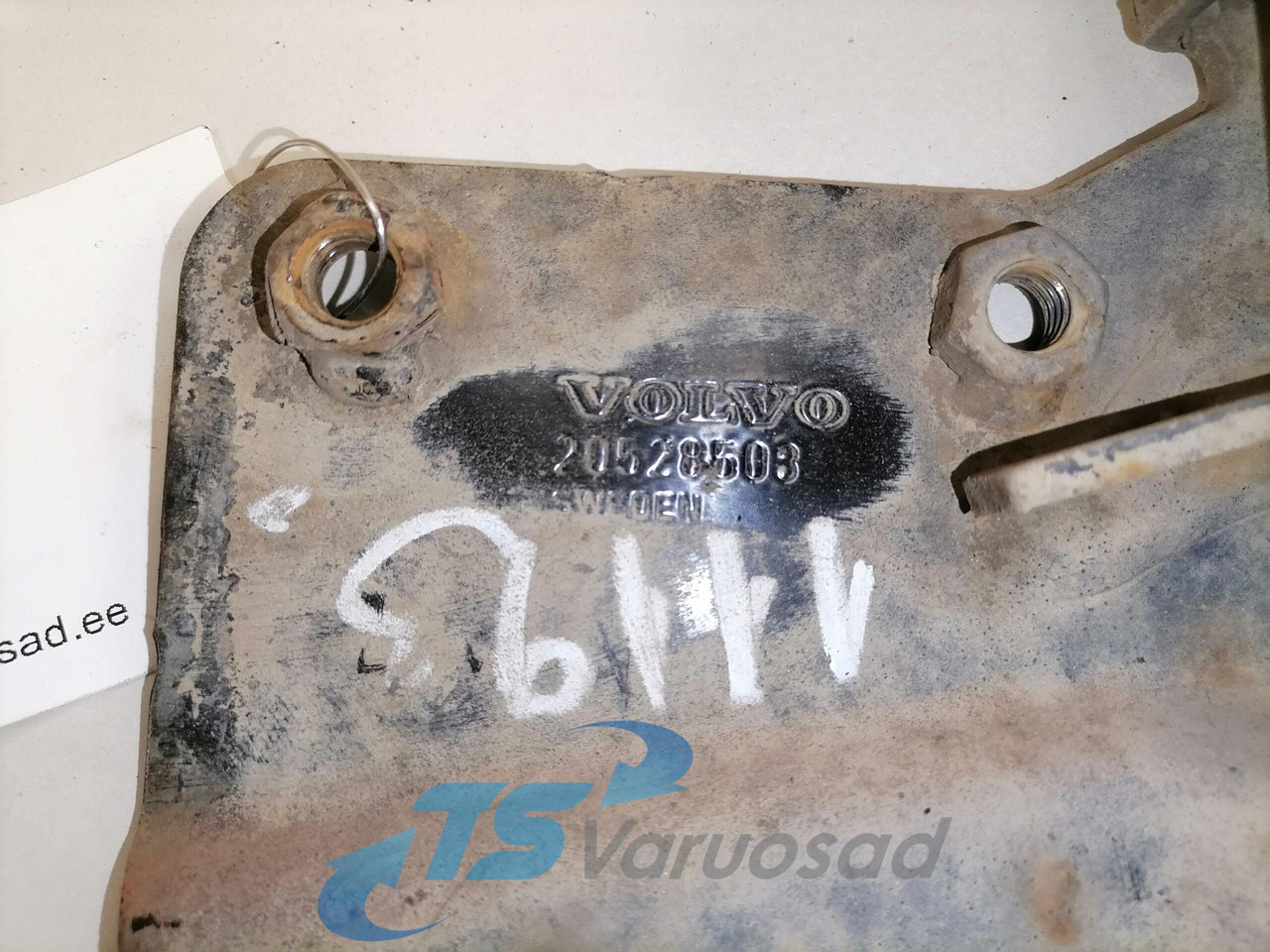 Volvo lower grille carrier hinge 20528503 - Griglia radiatore per Camion: foto 2 Volvo lower grille carrier hinge 20528503 - Griglia radiatore per Camion: foto 2