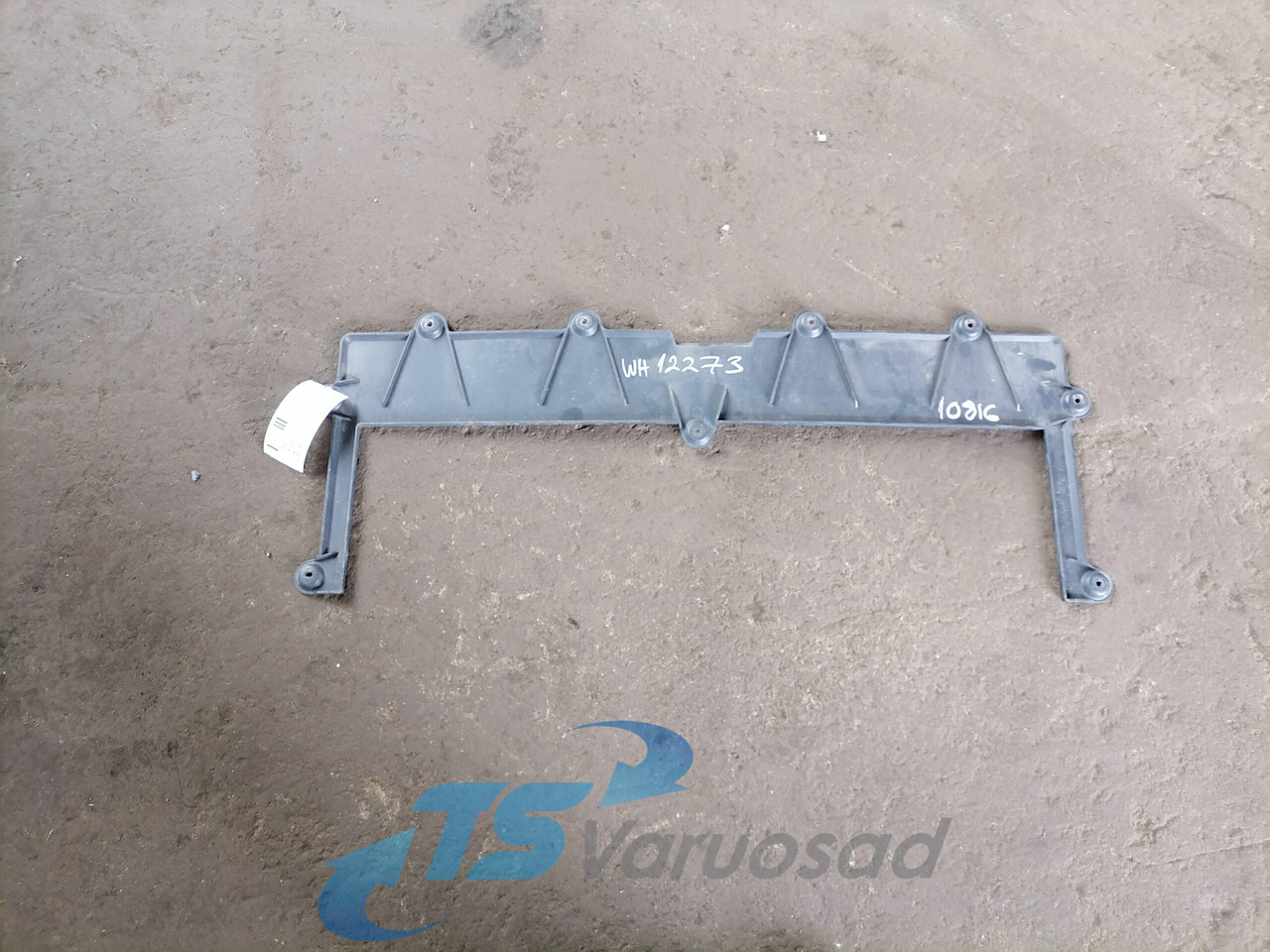 Volvo plastic 82153140 - Griglia radiatore per Camion: foto 2 Volvo plastic 82153140 - Griglia radiatore per Camion: foto 2