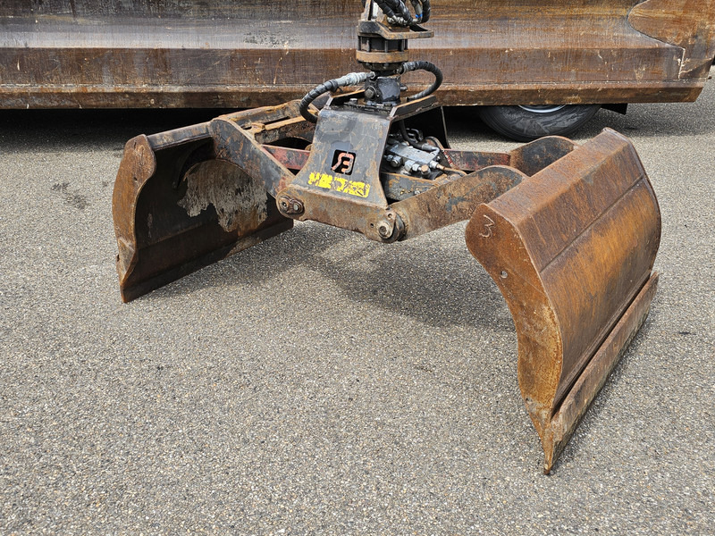 DAF TATRA 6X6 / T158/II / 2 SIDE TIPPER - HMF Z CRANE - Autocarro ribaltabile, Camion con gru: foto 5 DAF TATRA 6X6 / T158/II / 2 SIDE TIPPER - HMF Z CRANE - Autocarro ribaltabile, Camion con gru: foto 5