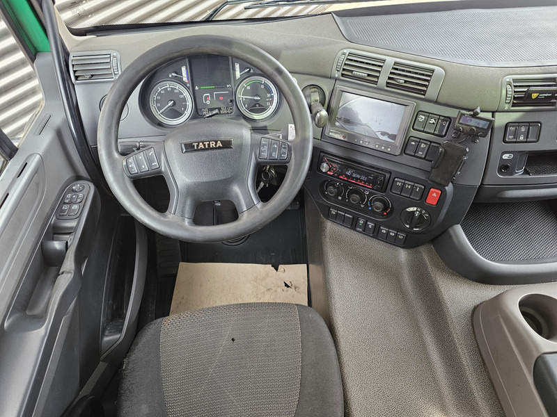 Leasing di Tatra T158/II 6X6 / HMF Z CRANE + 2 SIDE TIPPER Tatra T158/II 6X6 / HMF Z CRANE + 2 SIDE TIPPER: foto 16