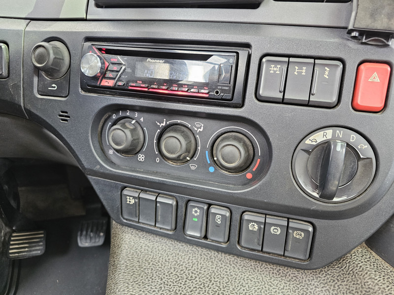 Leasing di Tatra T158/II 6X6 / HMF Z CRANE + 2 SIDE TIPPER Tatra T158/II 6X6 / HMF Z CRANE + 2 SIDE TIPPER: foto 17