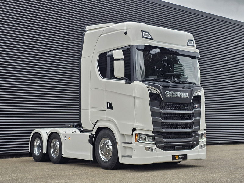 Scania S660 V8 6x2/4 / 2 x PTO / PARKING COOLER / FULL AIR - Trattore stradale: foto 4 Scania S660 V8 6x2/4 / 2 x PTO / PARKING COOLER / FULL AIR - Trattore stradale: foto 4
