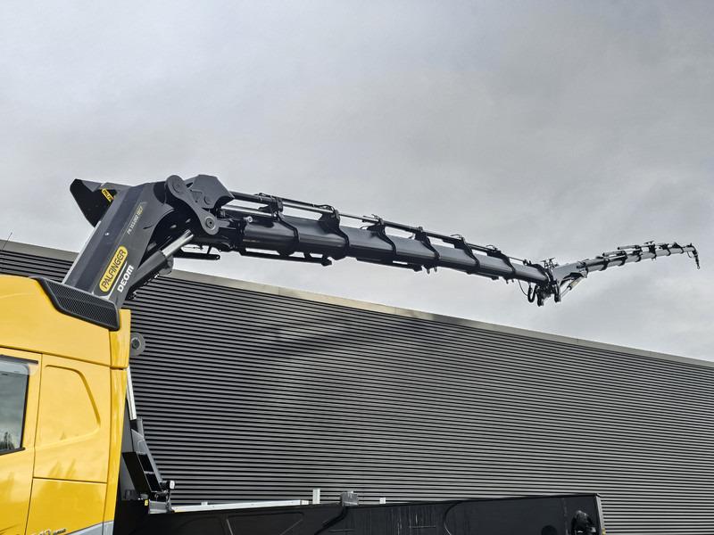 Volvo FH 540 8x4 / PALFINGER 165 TEC 7 + PJ300 / WINCH - Autocarro con pianale/ Cassone fisso, Camion con gru: foto 2 Volvo FH 540 8x4 / PALFINGER 165 TEC 7 + PJ300 / WINCH - Autocarro con pianale/ Cassone fisso, Camion con gru: foto 2