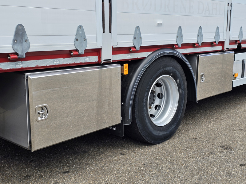 Leasing di Volvo FM 330 4x2 / EFFER 12.5 t/m CRANE / KRAN Volvo FM 330 4x2 / EFFER 12.5 t/m CRANE / KRAN: foto 15 Leasing di Volvo FM 330 4x2 / EFFER 12.5 t/m CRANE / KRAN Volvo FM 330 4x2 / EFFER 12.5 t/m CRANE / KRAN: foto 15