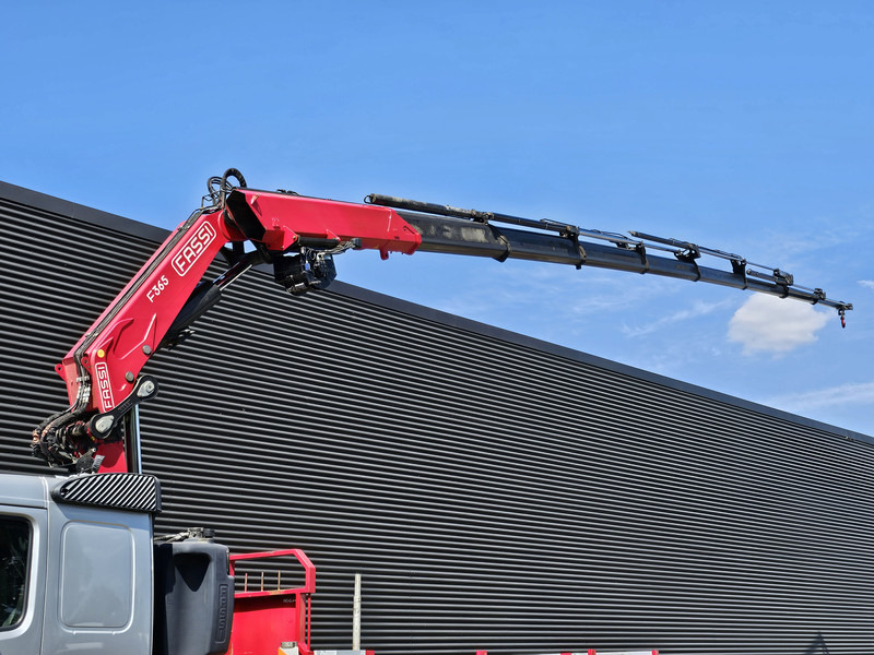 Volvo FM 460 8x4-4 / FASSI 36.5 t/m -8 x EXTENSION + WINCH - Camion con gru: foto 2 Volvo FM 460 8x4-4 / FASSI 36.5 t/m -8 x EXTENSION + WINCH - Camion con gru: foto 2
