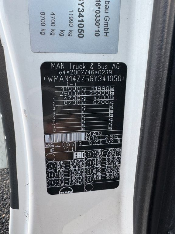 MAN 12.250 4X2 Koffer LBW Klima Diff.Sperre AHK - Autocarro furgonato: foto 3 MAN 12.250 4X2 Koffer LBW Klima Diff.Sperre AHK - Autocarro furgonato: foto 3