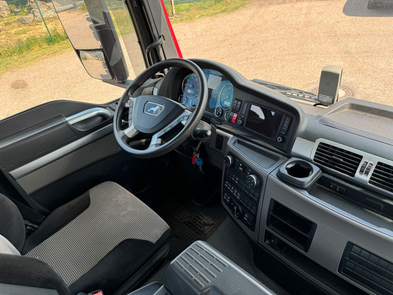 MAN 35.470 8X4 Kipperfahrgestell Reifen 12 X NEU Top - Autocarro ribaltabile: foto 4 MAN 35.470 8X4 Kipperfahrgestell Reifen 12 X NEU Top - Autocarro ribaltabile: foto 4